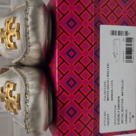 Tory Burch EVERLY DRIVER Metallic Gold Loafers - Picture 8 of 8